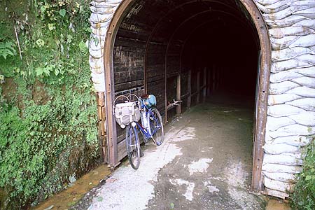 念願の中山隧道でニューサイ写真
