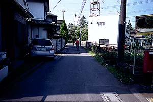 箱根ヶ崎の裏道